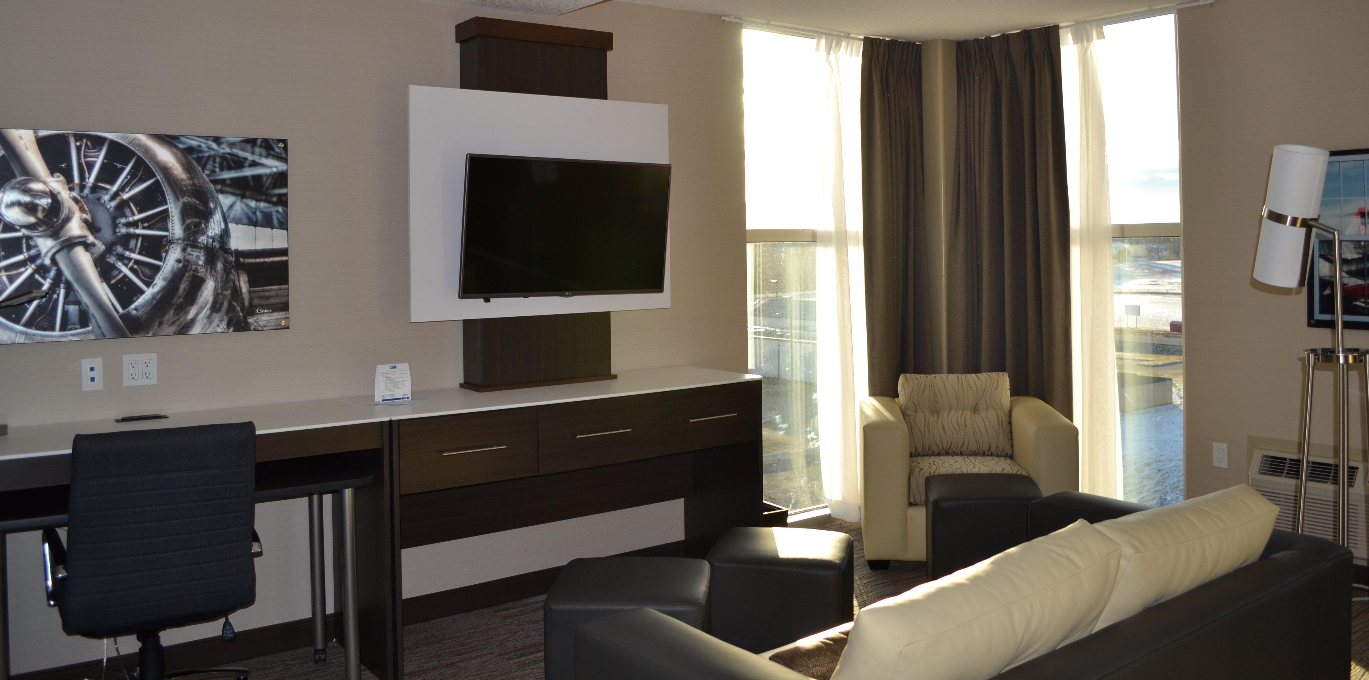 Holiday Inn Express & Suites Cold Lake By Ihg Eksteriør billede