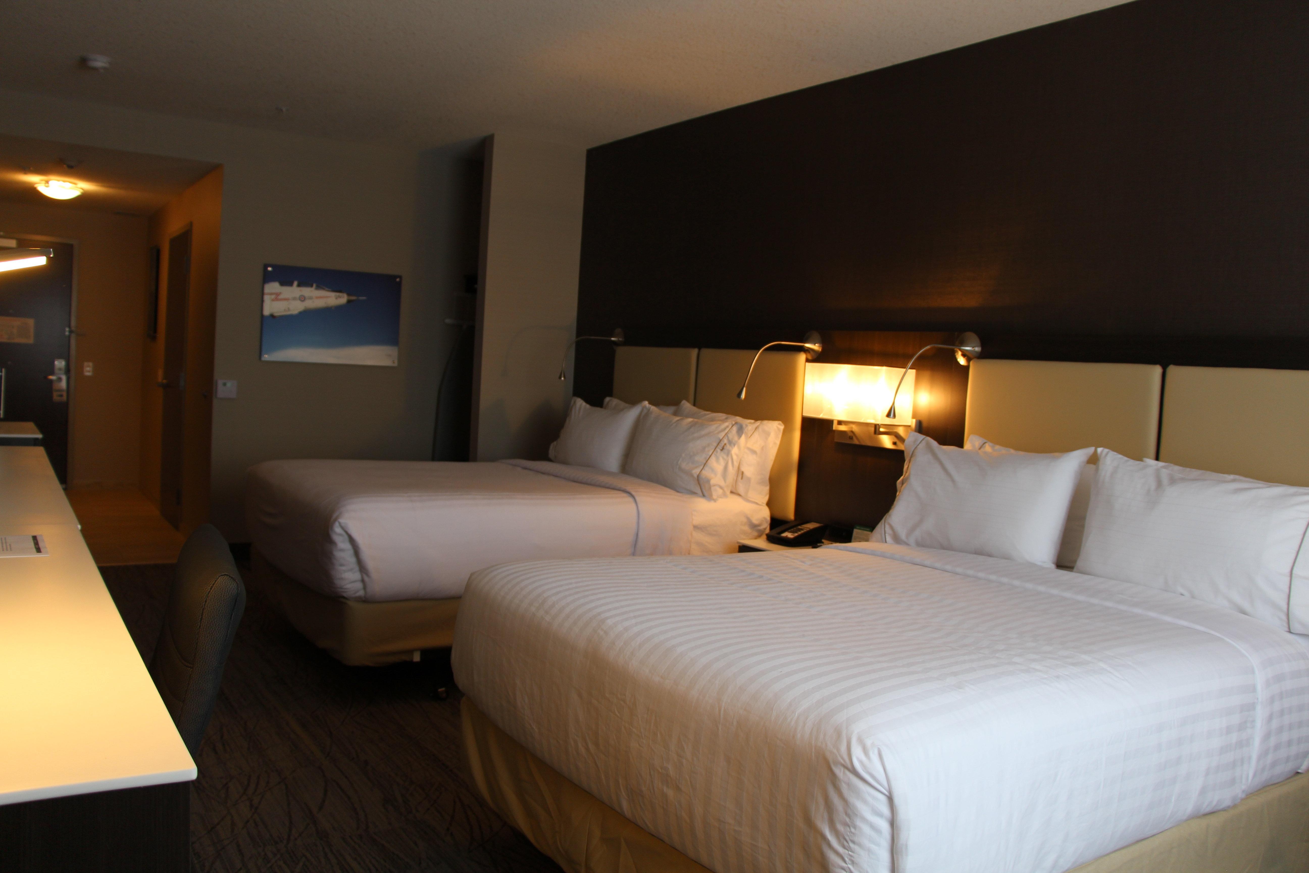 Holiday Inn Express & Suites Cold Lake By Ihg Eksteriør billede