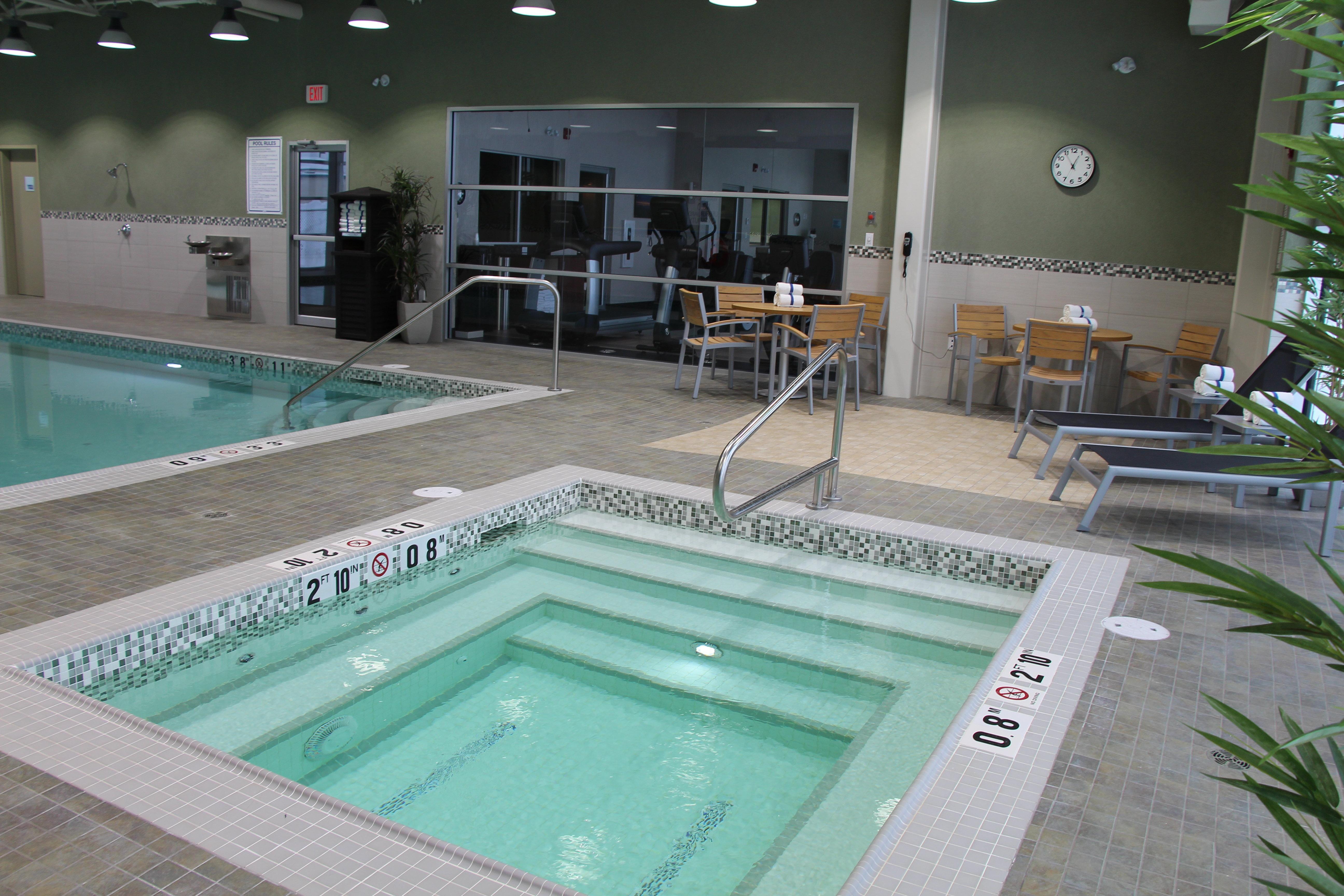 Holiday Inn Express & Suites Cold Lake By Ihg Eksteriør billede