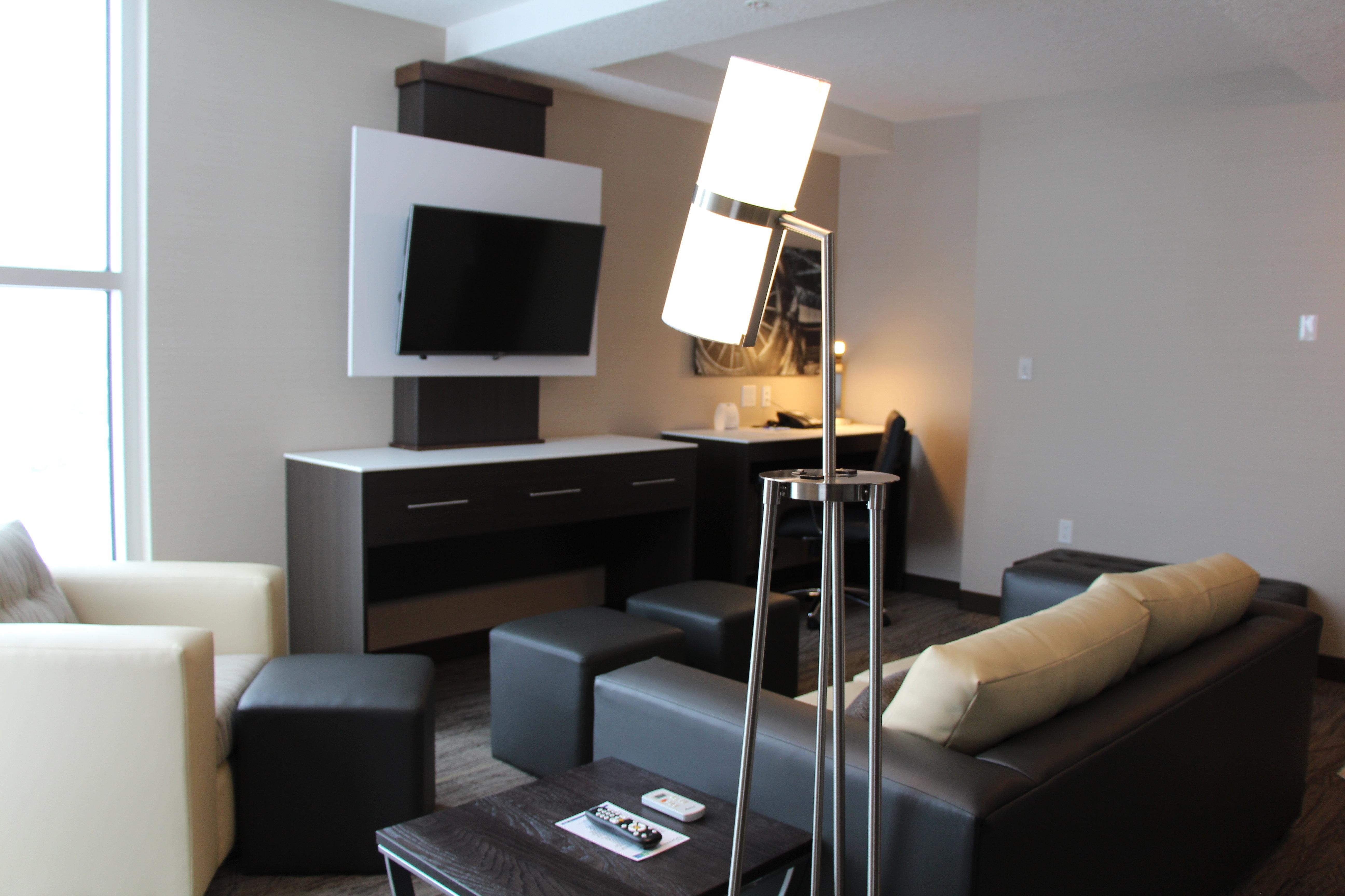 Holiday Inn Express & Suites Cold Lake By Ihg Eksteriør billede
