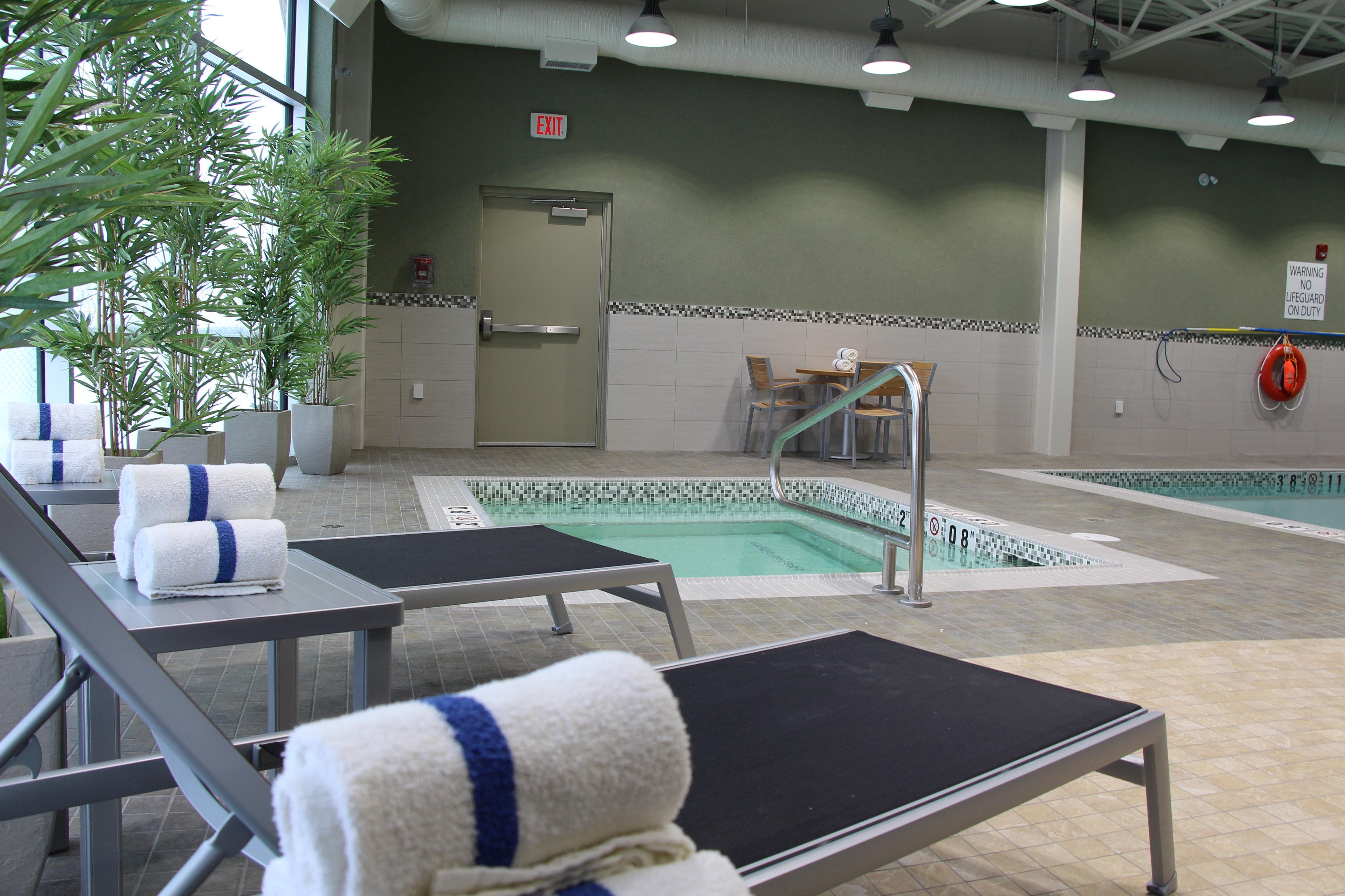 Holiday Inn Express & Suites Cold Lake By Ihg Eksteriør billede
