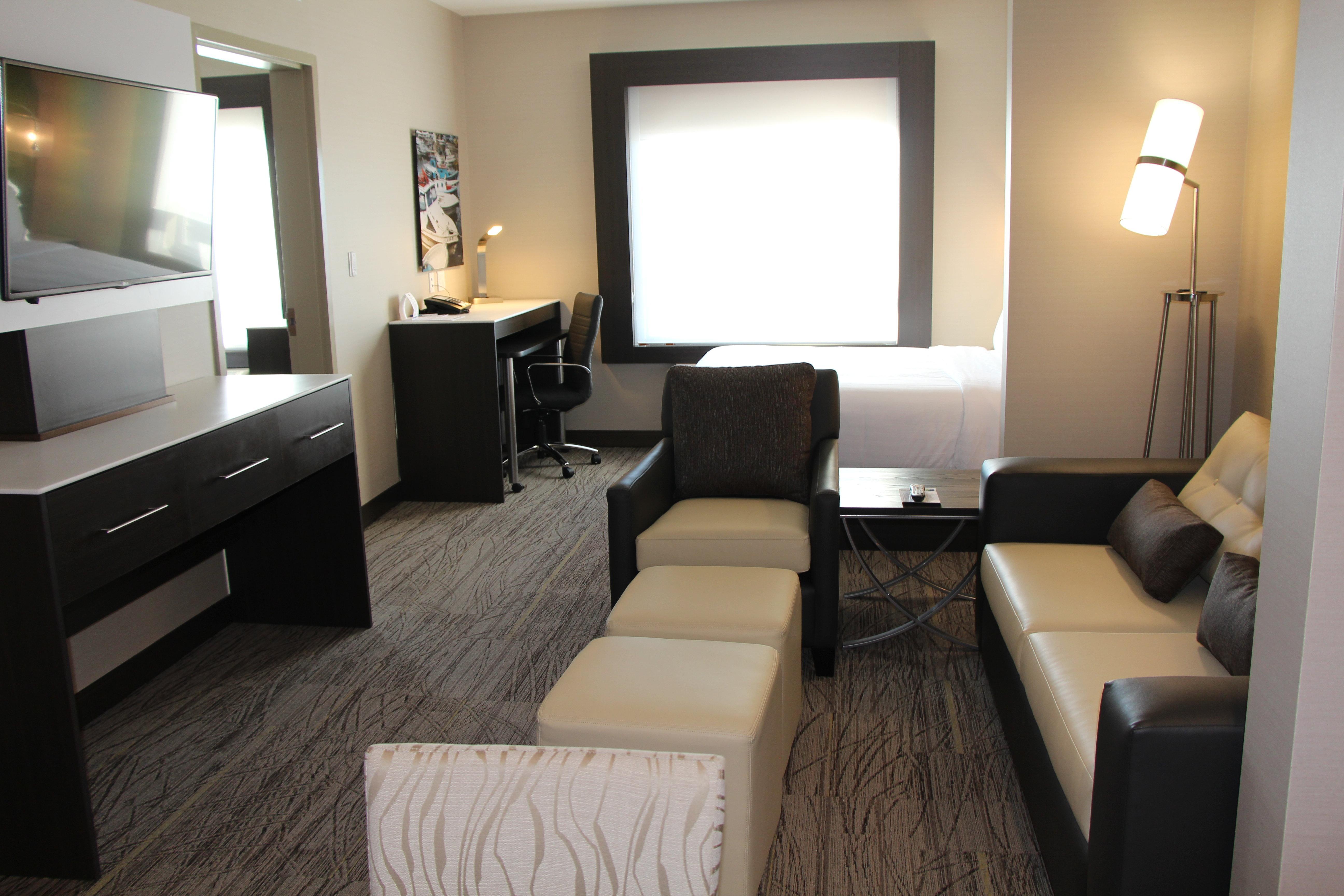 Holiday Inn Express & Suites Cold Lake By Ihg Eksteriør billede