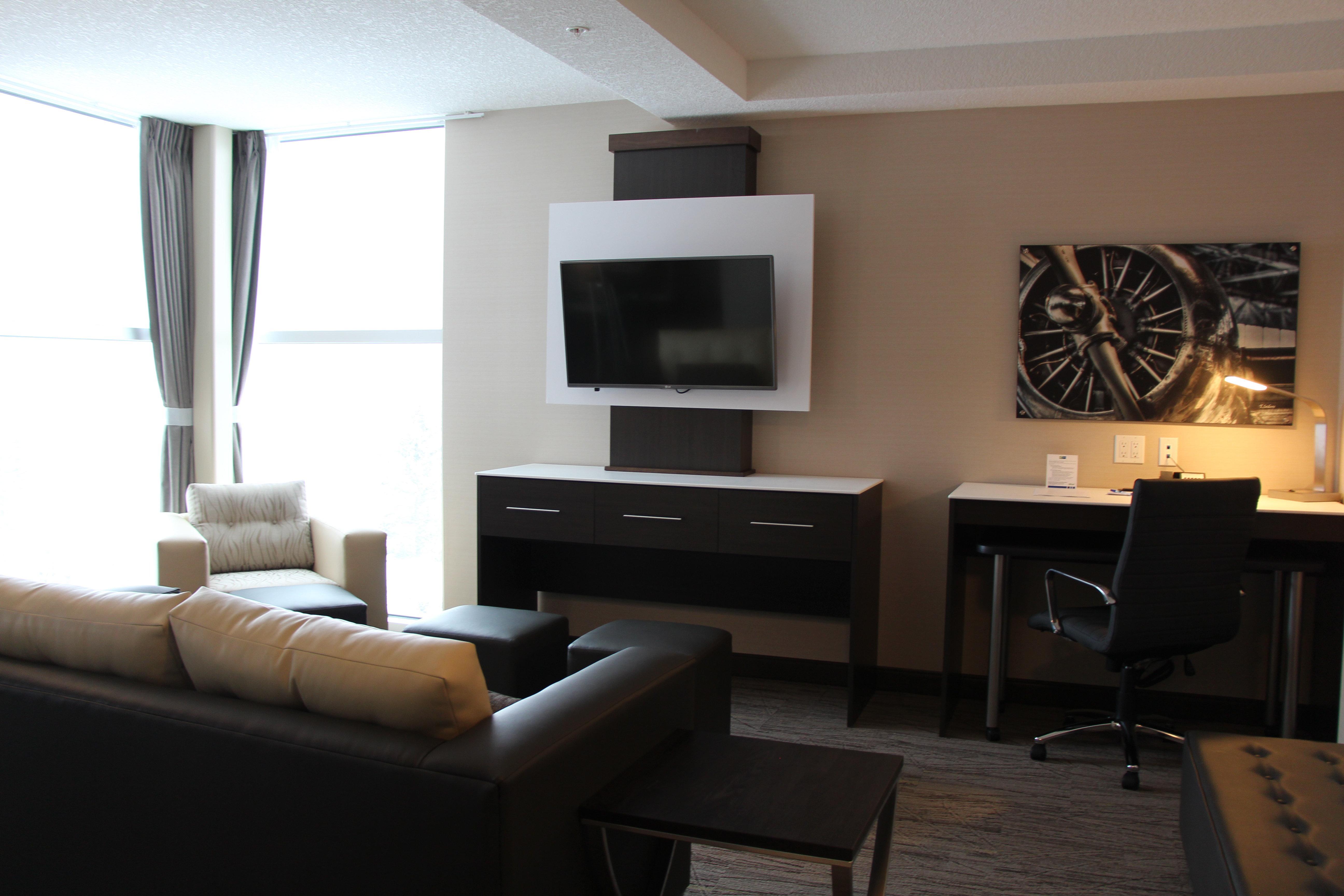 Holiday Inn Express & Suites Cold Lake By Ihg Eksteriør billede