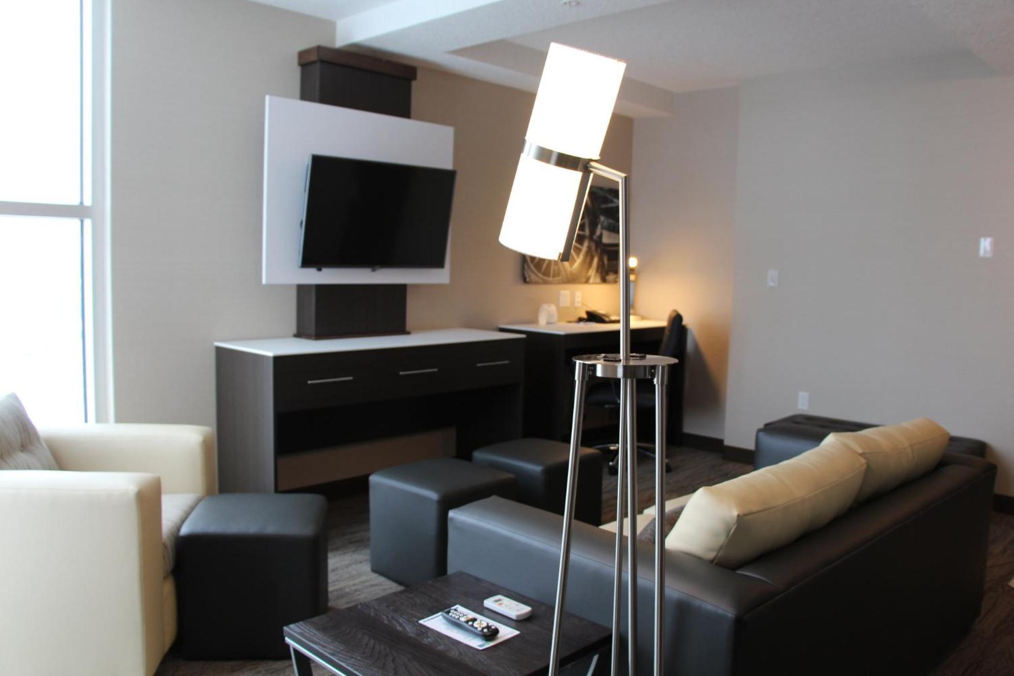 Holiday Inn Express & Suites Cold Lake By Ihg Eksteriør billede