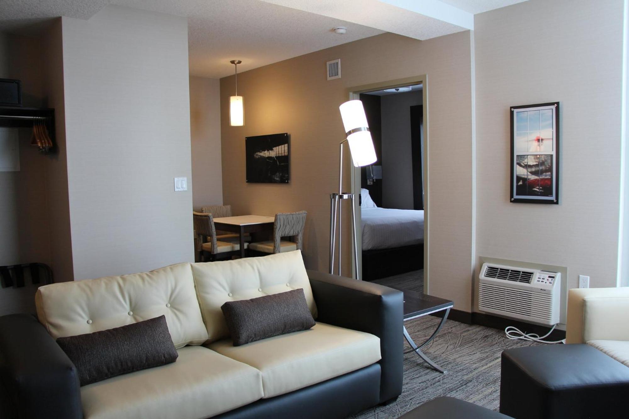 Holiday Inn Express & Suites Cold Lake By Ihg Eksteriør billede