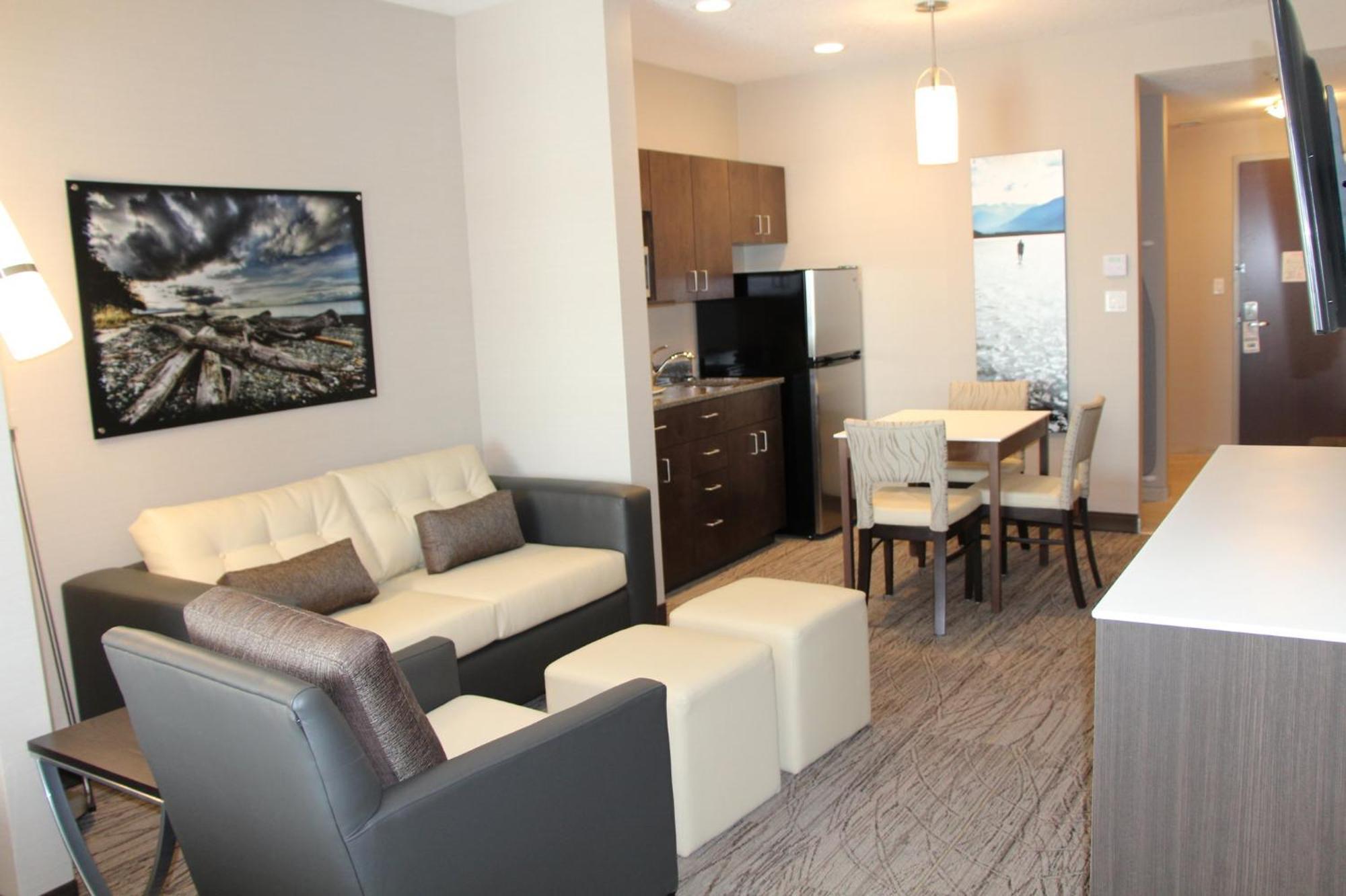 Holiday Inn Express & Suites Cold Lake By Ihg Eksteriør billede